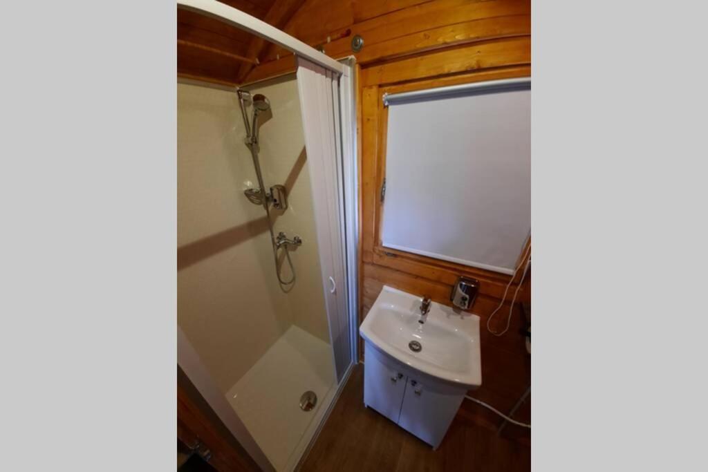 Autarkes Tiny House Mit Rheinblick Apartment Rumikon Bagian luar foto