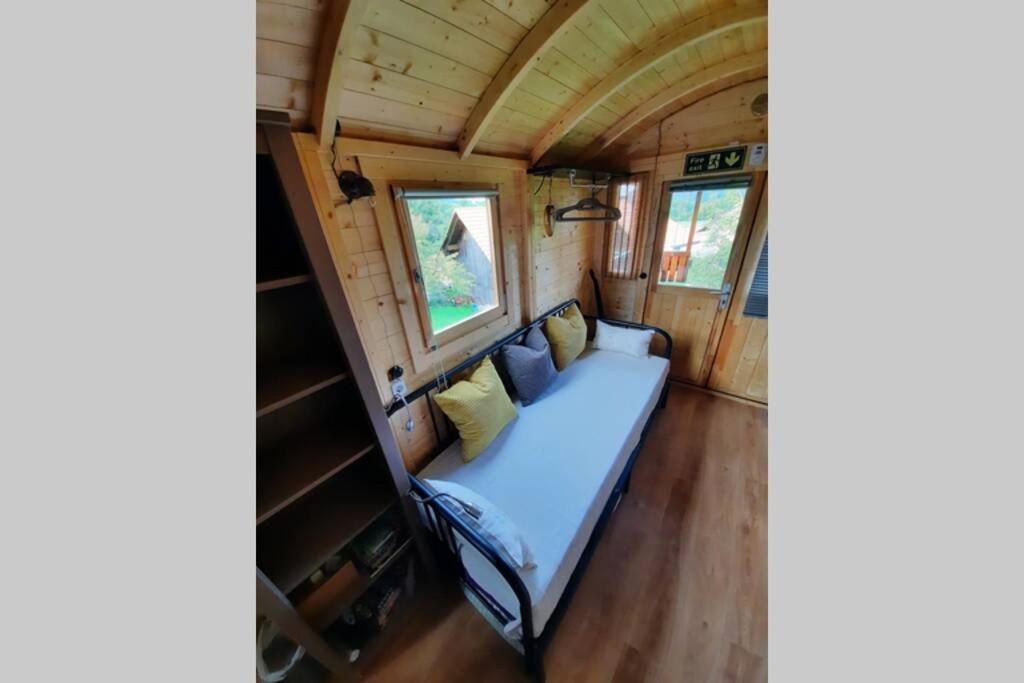 Autarkes Tiny House Mit Rheinblick Apartment Rumikon Bagian luar foto